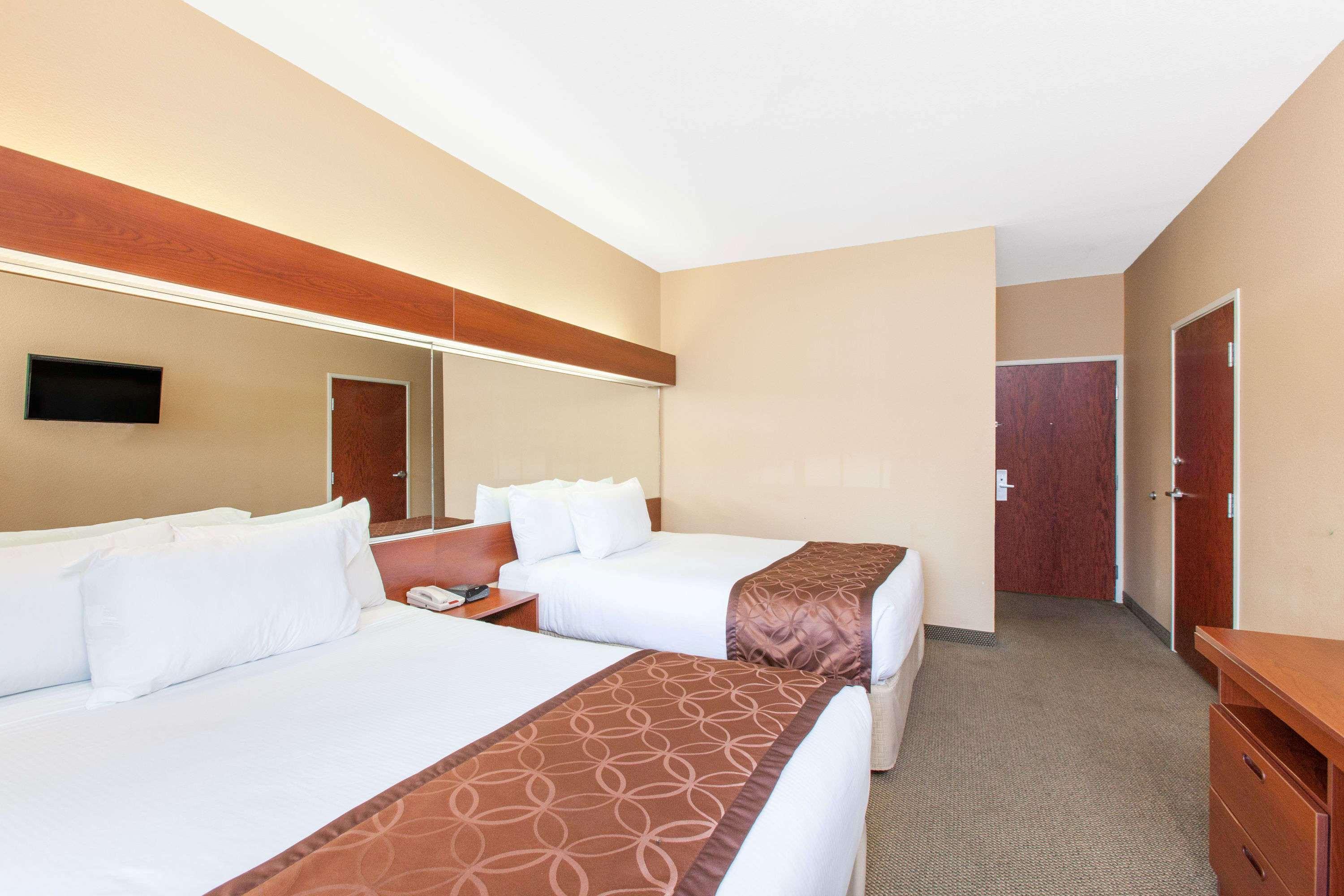 Microtel Inn By Wyndham Rogers Eksteriør bilde